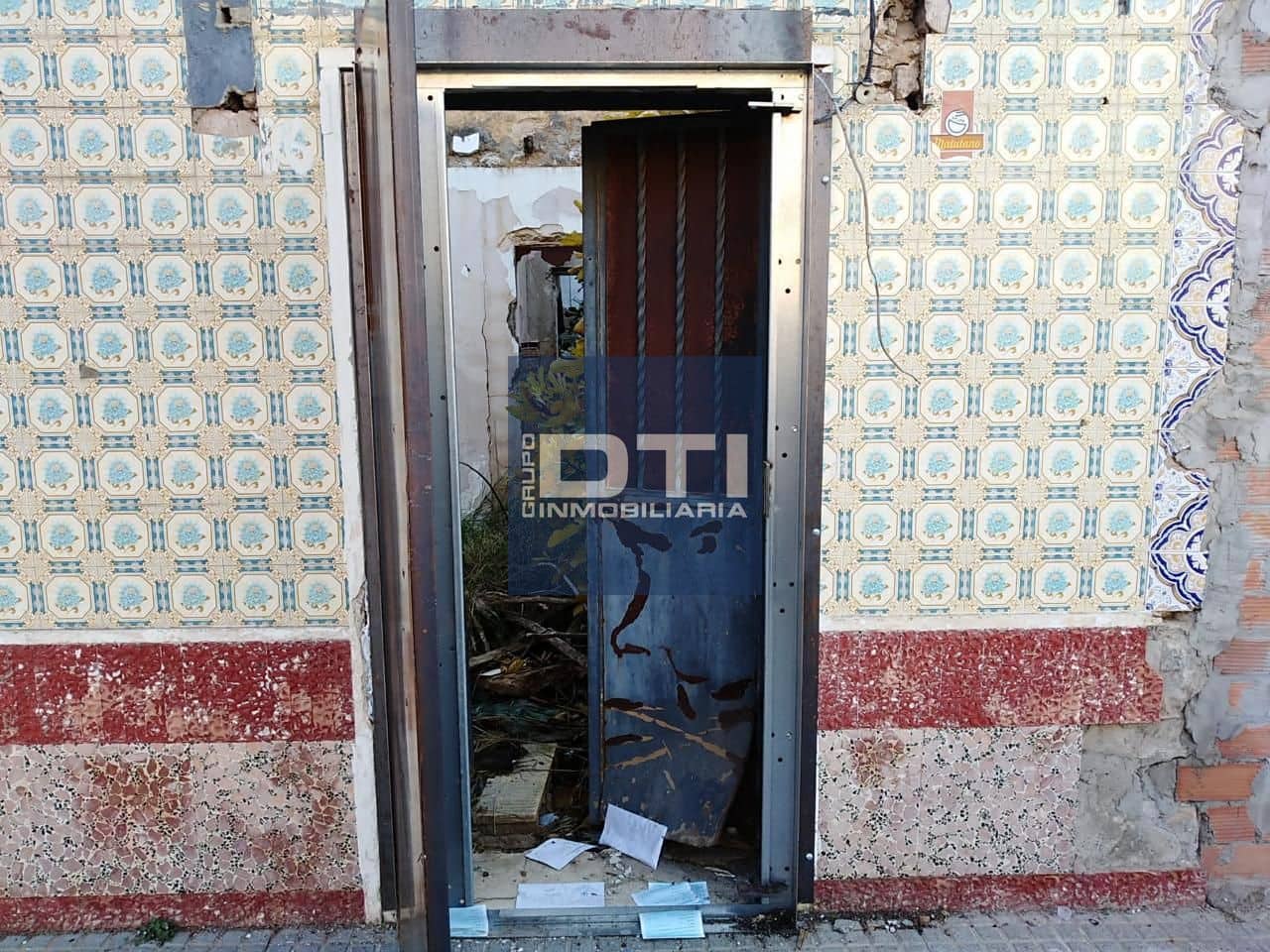 3 slaapkamer Flat te koop in Dos Hermanas - € 24.500 (Ref: 9394160)