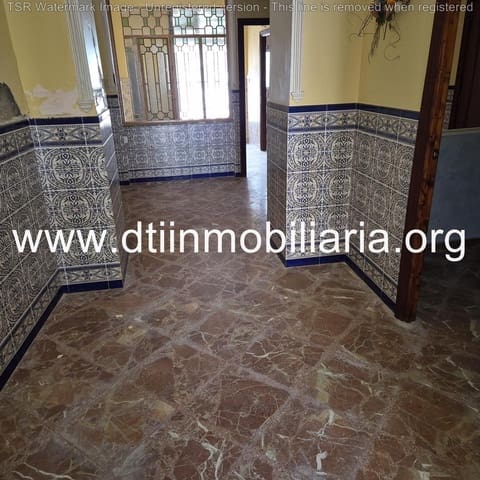 5 bedroom Villa for sale in La Palma del Condado - € 89,000 (Ref: 9394168)