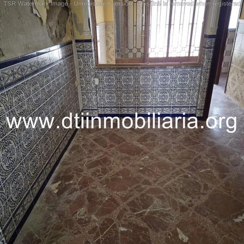 5 bedroom Villa for sale in La Palma del Condado - € 89,000 (Ref: 9394168)