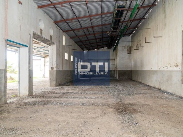 Commercial for sale in Marchena - € 178,000 (Ref: 9394171)