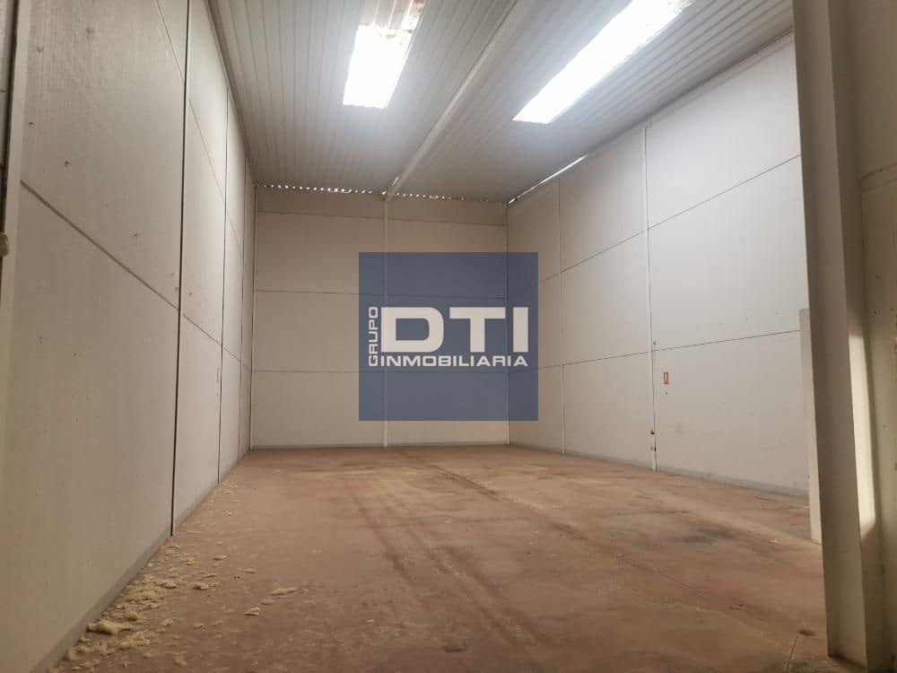 Commercieel te koop in Sevilla stad - € 59.000 (Ref: 9394172)