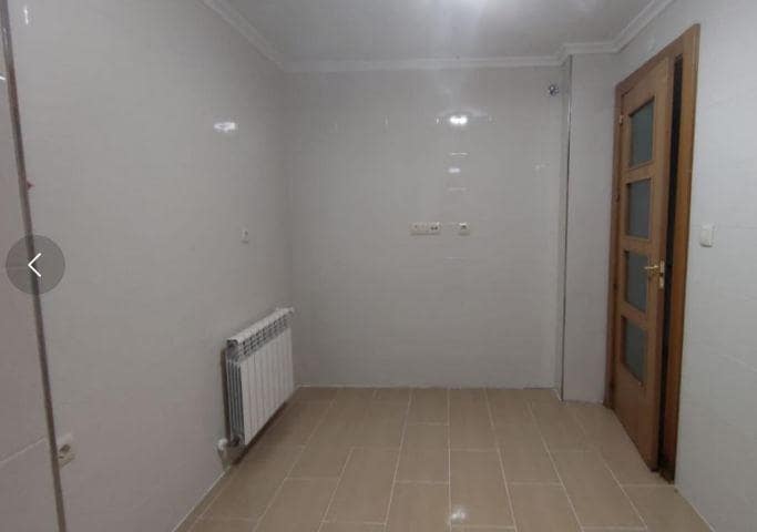 3 bedroom Flat for sale in La Roda - € 65,500 (Ref: 9394176)