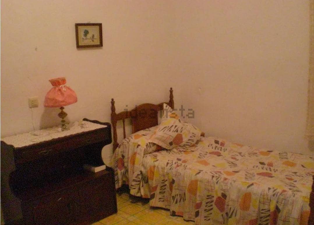 5 bedroom Villa for sale in Moguer - € 150,000 (Ref: 9394189)