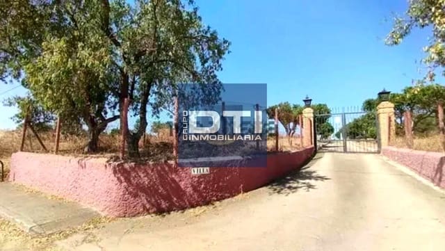 3 bedroom Finca/Country House for sale in San Juan del Puerto with pool - € 160,000 (Ref: 9394191)