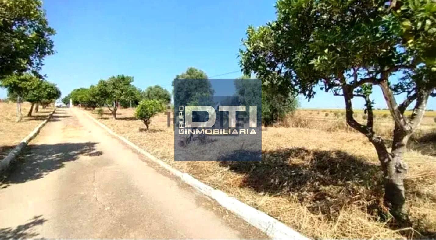 3 bedroom Finca/Country House for sale in San Juan del Puerto with pool - € 160,000 (Ref: 9394191)