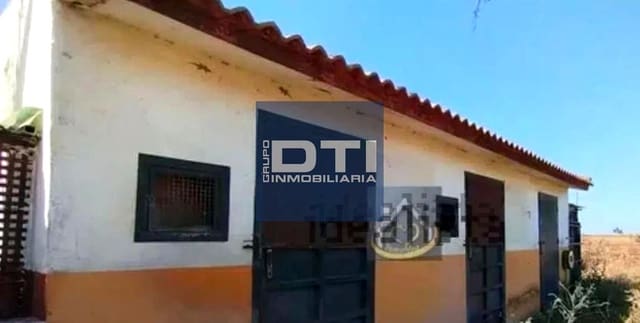 3 bedroom Finca/Country House for sale in San Juan del Puerto with pool - € 160,000 (Ref: 9394191)