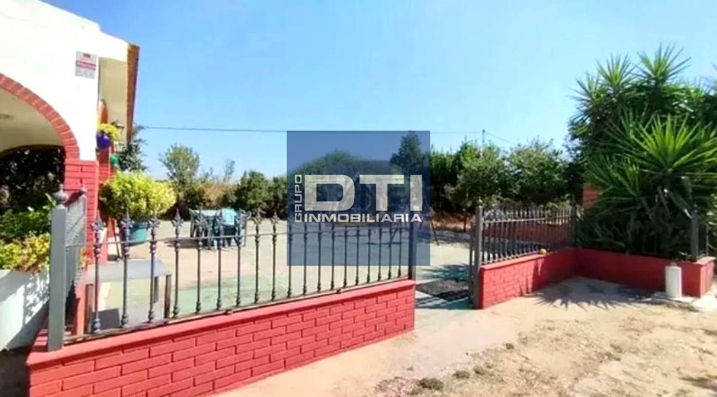 3 bedroom Finca/Country House for sale in San Juan del Puerto with pool - € 160,000 (Ref: 9394191)