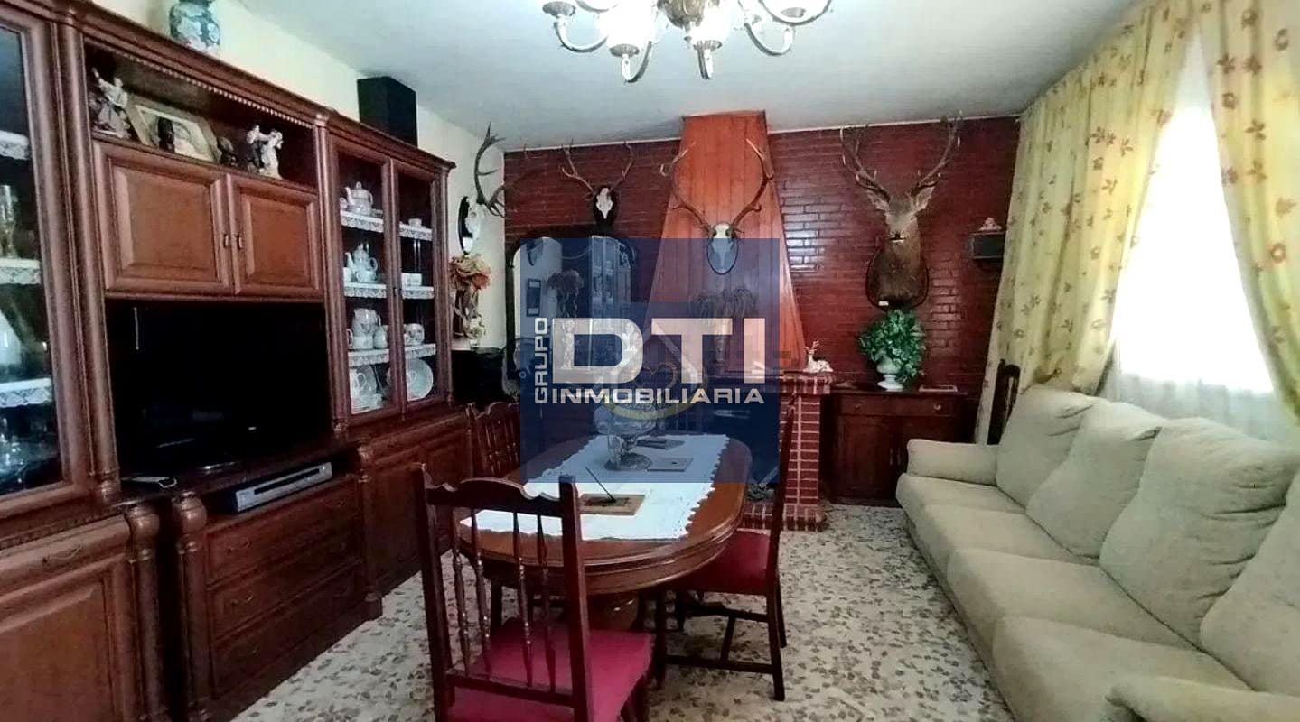 3 bedroom Finca/Country House for sale in San Juan del Puerto with pool - € 160,000 (Ref: 9394191)