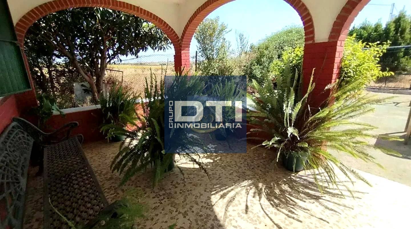 3 bedroom Finca/Country House for sale in San Juan del Puerto with pool - € 160,000 (Ref: 9394191)