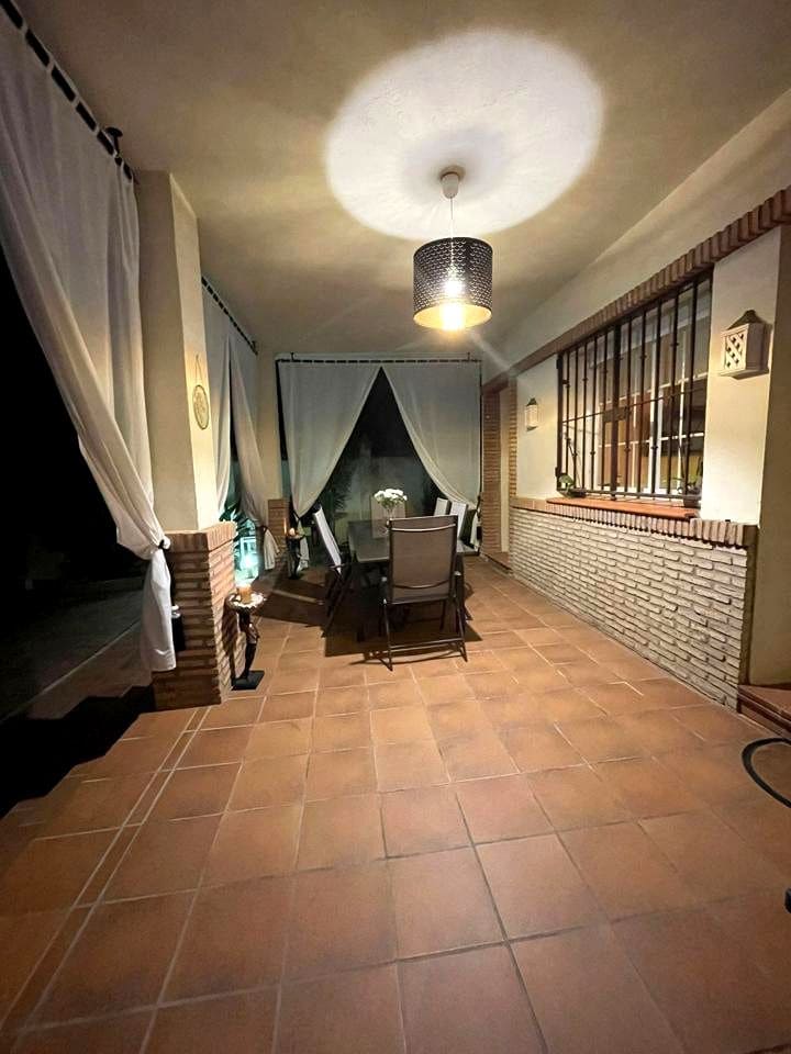 6 soverom Villa til salgs i Aljaraque med svømmebasseng - € 599 000 (Ref: 9394193)