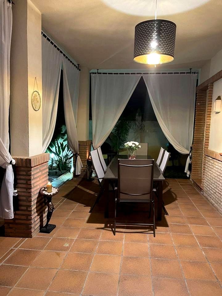 6 soverom Villa til salgs i Aljaraque med svømmebasseng - € 599 000 (Ref: 9394193)