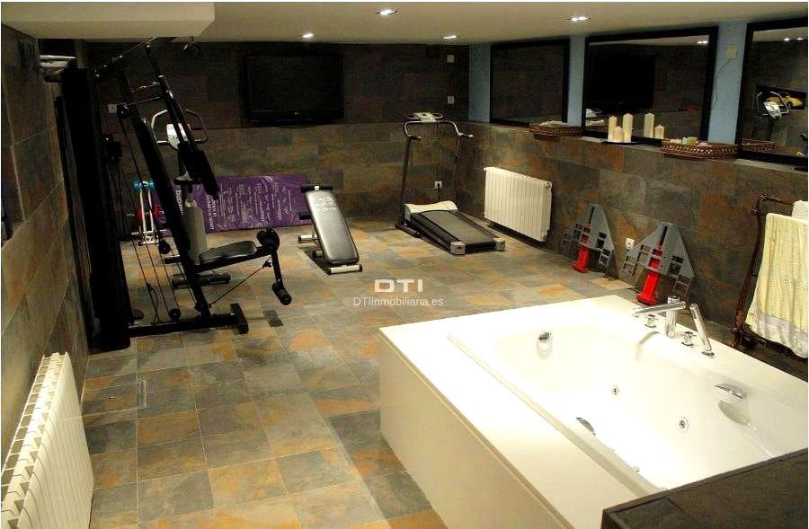 6 soverom Villa til salgs i Aljaraque med svømmebasseng - € 599 000 (Ref: 9394193)