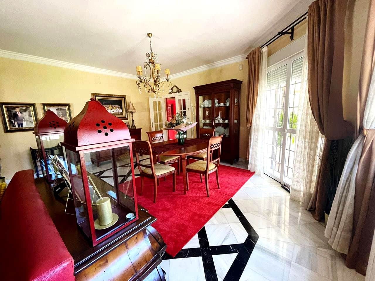 6 soverom Villa til salgs i Aljaraque med svømmebasseng - € 599 000 (Ref: 9394193)