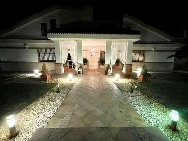 6 bedroom Villa for sale in Aljaraque with pool - € 599,000 (Ref: 9394193)