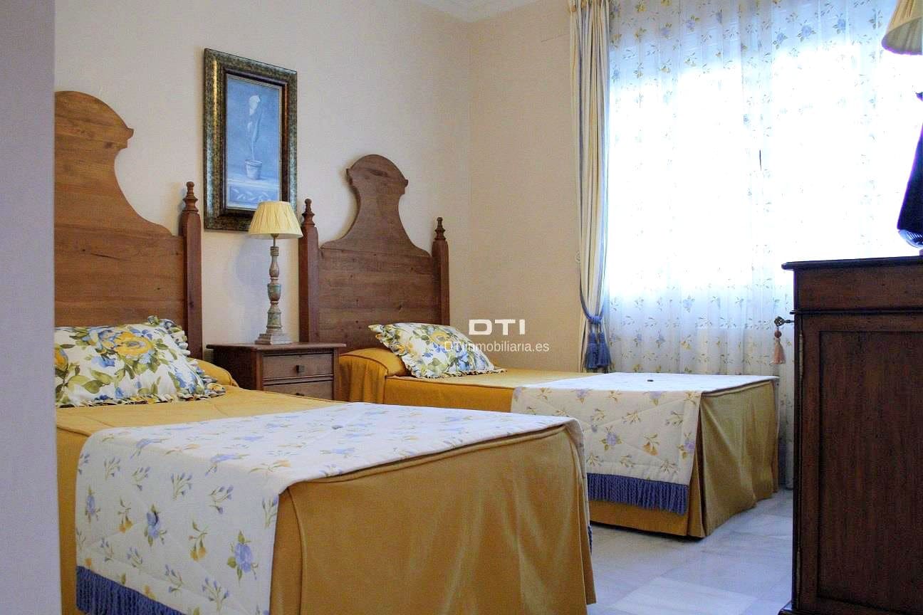 6 soverom Villa til salgs i Aljaraque med svømmebasseng - € 599 000 (Ref: 9394193)