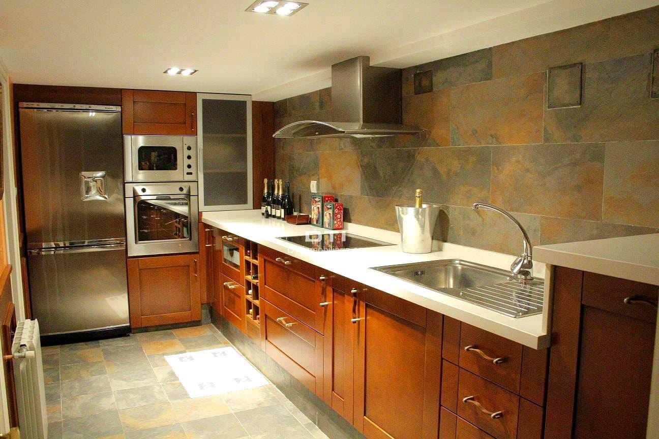 6 soverom Villa til salgs i Aljaraque med svømmebasseng - € 599 000 (Ref: 9394193)