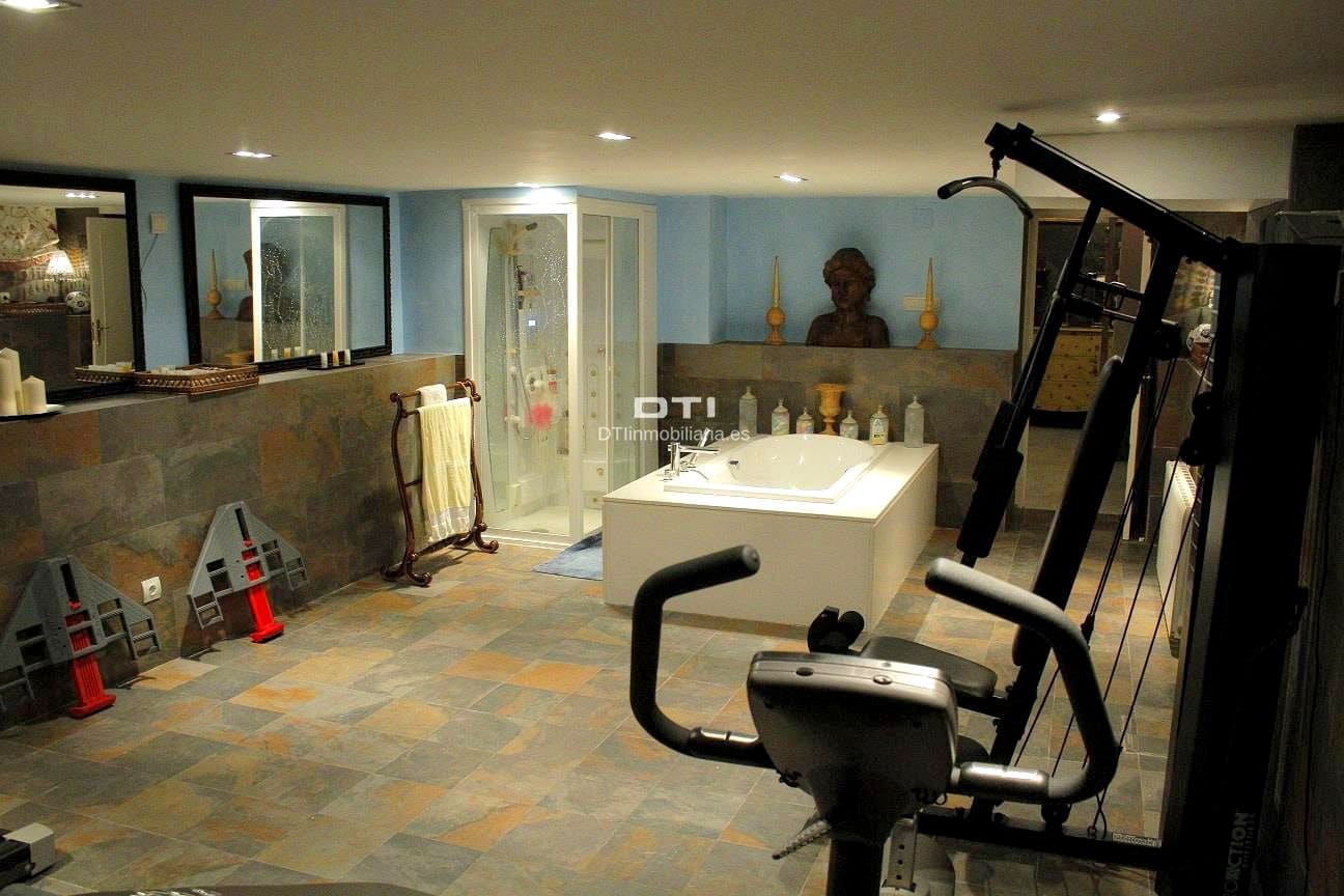 6 soverom Villa til salgs i Aljaraque med svømmebasseng - € 599 000 (Ref: 9394193)