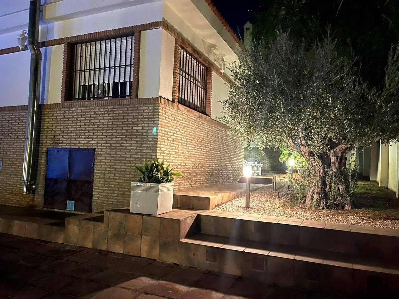 6 soverom Villa til salgs i Aljaraque med svømmebasseng - € 599 000 (Ref: 9394193)