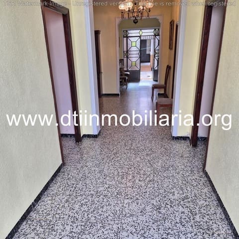 6 bedroom Villa for sale in La Palma del Condado - € 165,000 (Ref: 9394200)