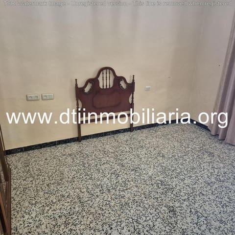 6 bedroom Villa for sale in La Palma del Condado - € 165,000 (Ref: 9394200)