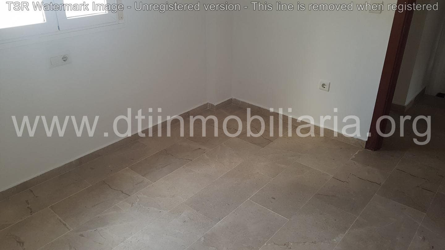 4 bedroom Villa for sale in Rociana del Condado - € 105,000 (Ref: 9394201)