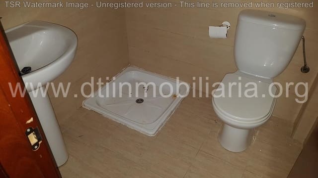 4 bedroom Villa for sale in Rociana del Condado - € 105,000 (Ref: 9394201)