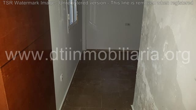 4 bedroom Villa for sale in Rociana del Condado - € 105,000 (Ref: 9394201)