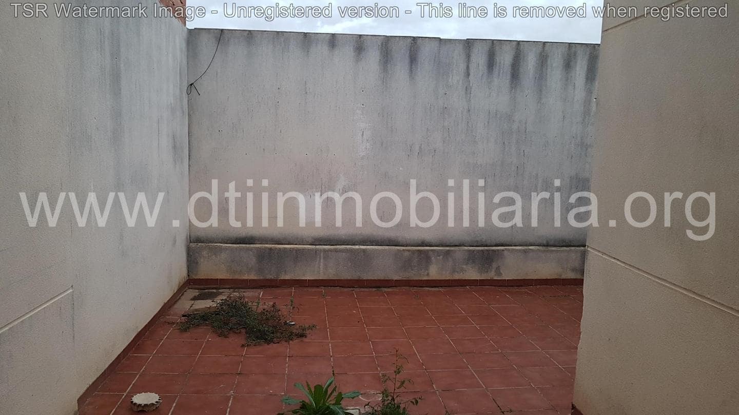 4 bedroom Villa for sale in Rociana del Condado - € 105,000 (Ref: 9394201)