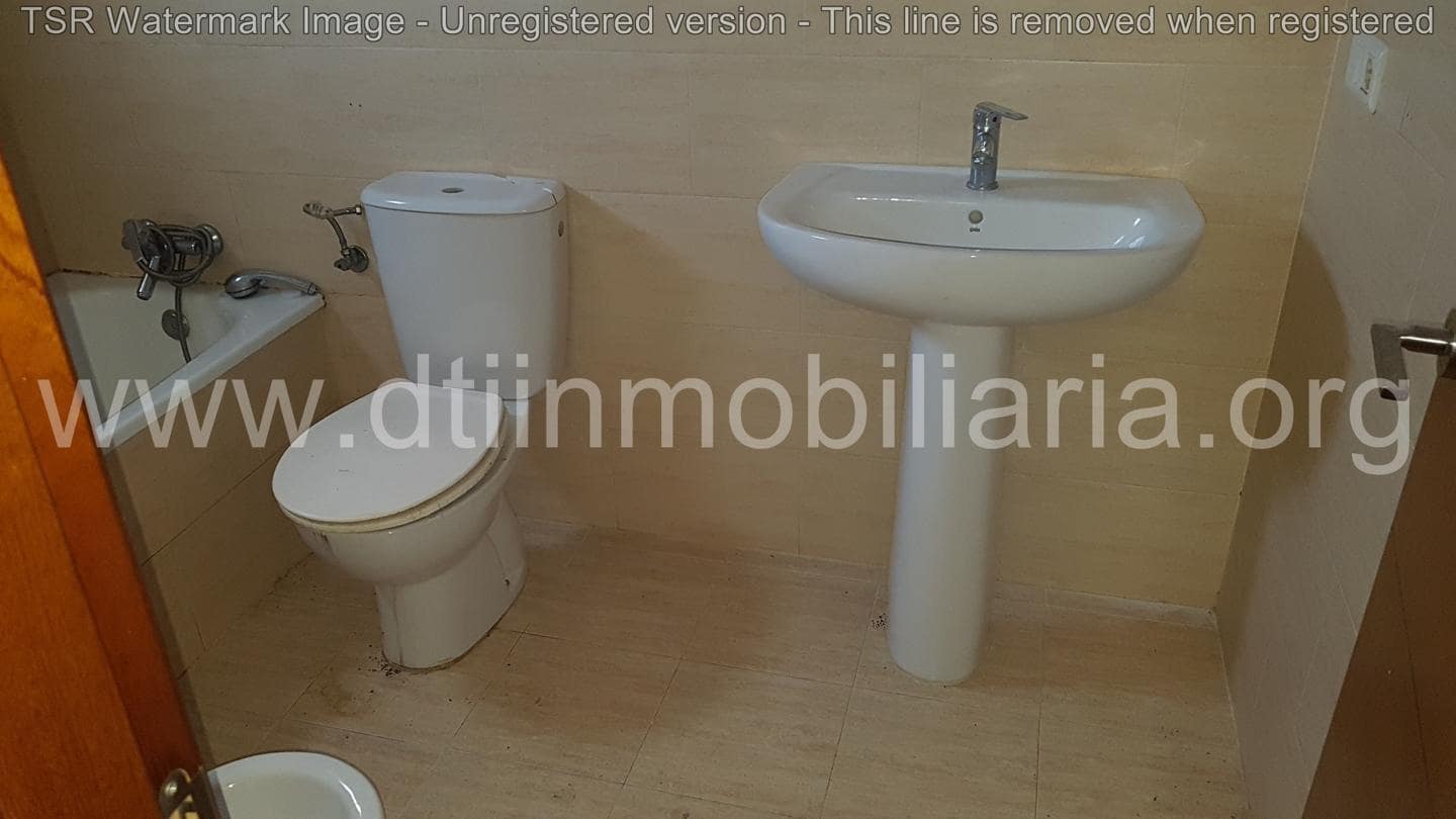 4 bedroom Villa for sale in Rociana del Condado - € 105,000 (Ref: 9394201)