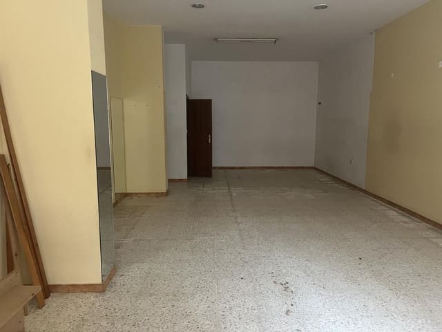 2 makuuhuone Yritys myytävänä paikassa La Palma del Condado - 40 000 € (Ref: 9394204)