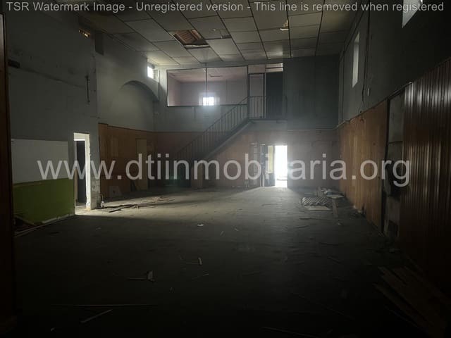 Commercial for sale in La Palma del Condado - € 200,000 (Ref: 9394205)
