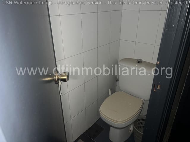 Commercial for sale in La Palma del Condado - € 200,000 (Ref: 9394205)