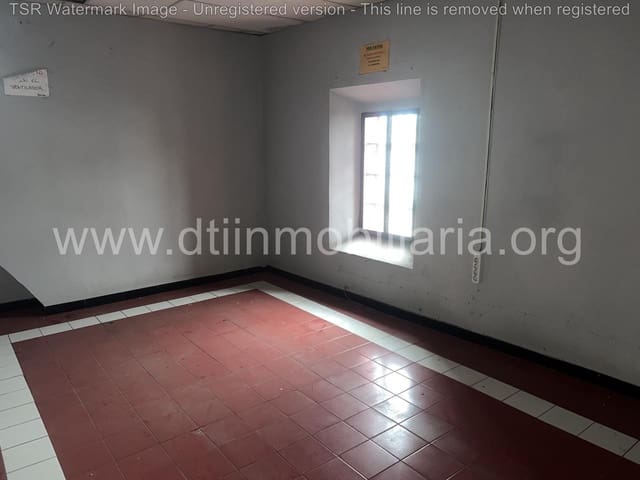 Commercial for sale in La Palma del Condado - € 200,000 (Ref: 9394205)