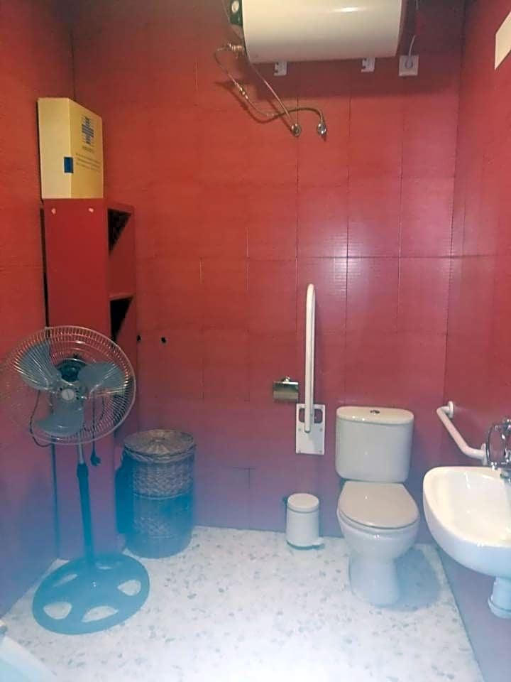 4 soveværelse Virksomhed til salg i Huelva by - € 58.000 (Ref: 9394208)