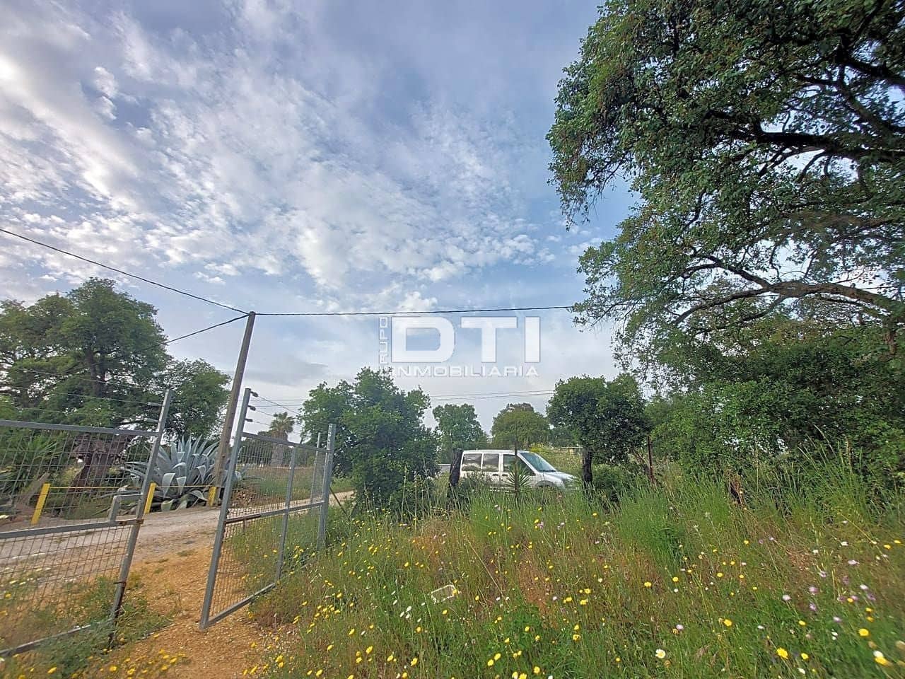 Ubebygd land til salgs i San Bartolome de la Torre - € 90 000 (Ref: 9394211)