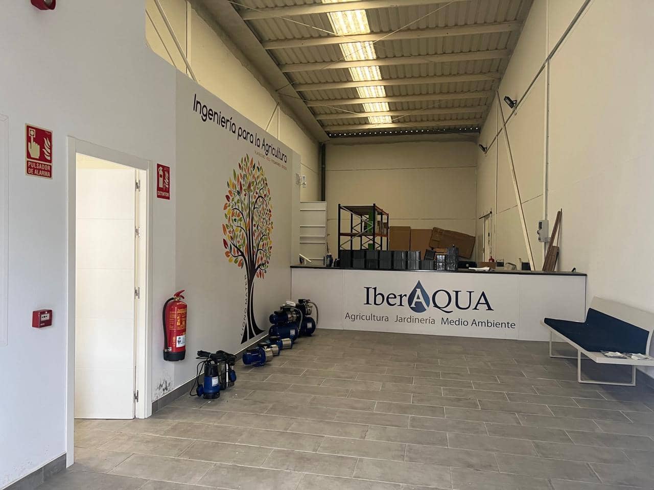 Local Comercial de 3 habitaciones en La Palma del Condado en venta - 200.000 € (Ref: 9394214)