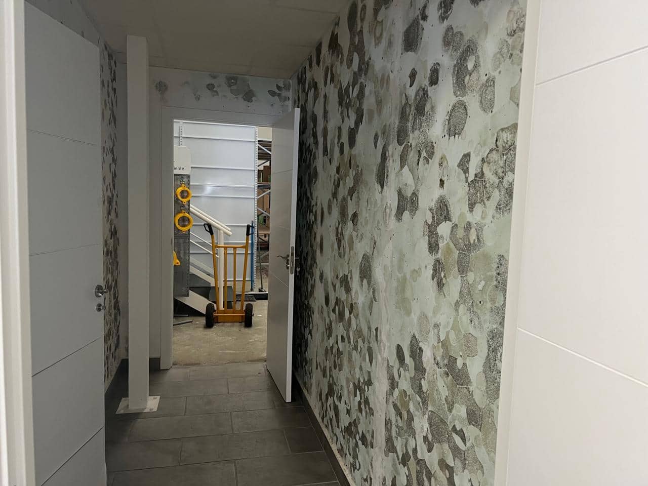 Local Comercial de 3 habitaciones en La Palma del Condado en venta - 200.000 € (Ref: 9394214)