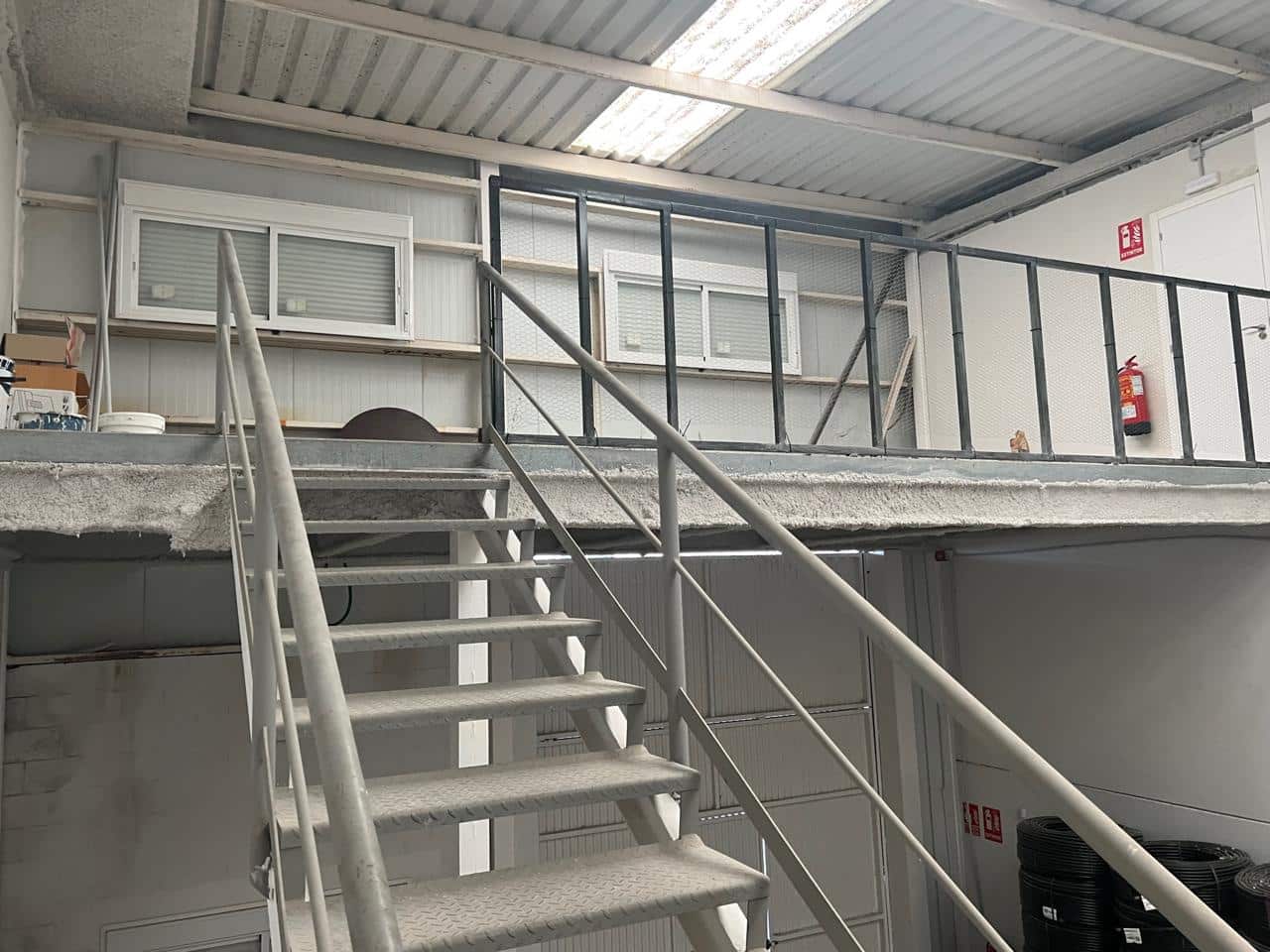 Local Comercial de 3 habitaciones en La Palma del Condado en venta - 200.000 € (Ref: 9394214)