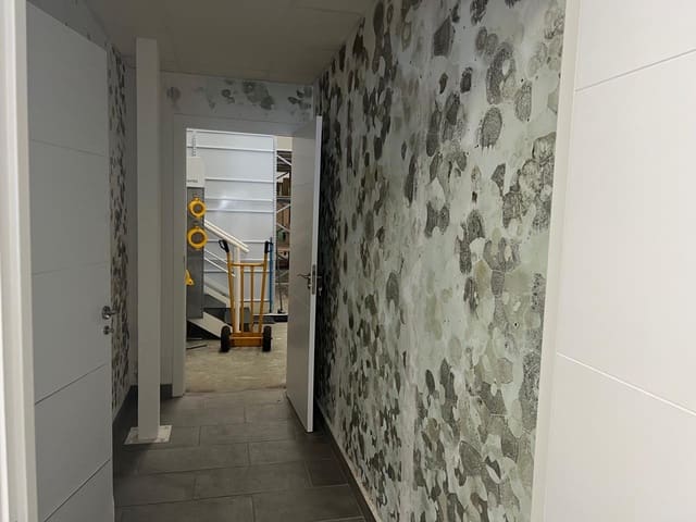 3 bedroom Commercial for sale in La Palma del Condado - € 200,000 (Ref: 9394214)