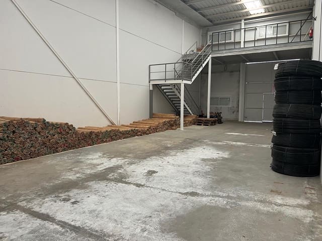 3 bedroom Commercial for sale in La Palma del Condado - € 200,000 (Ref: 9394214)