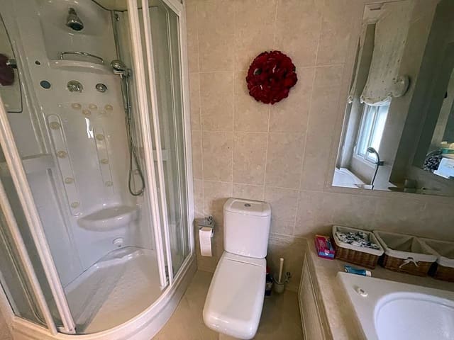 5 bedroom Villa for sale in Hinojos with pool garage - € 435,000 (Ref: 9394217)