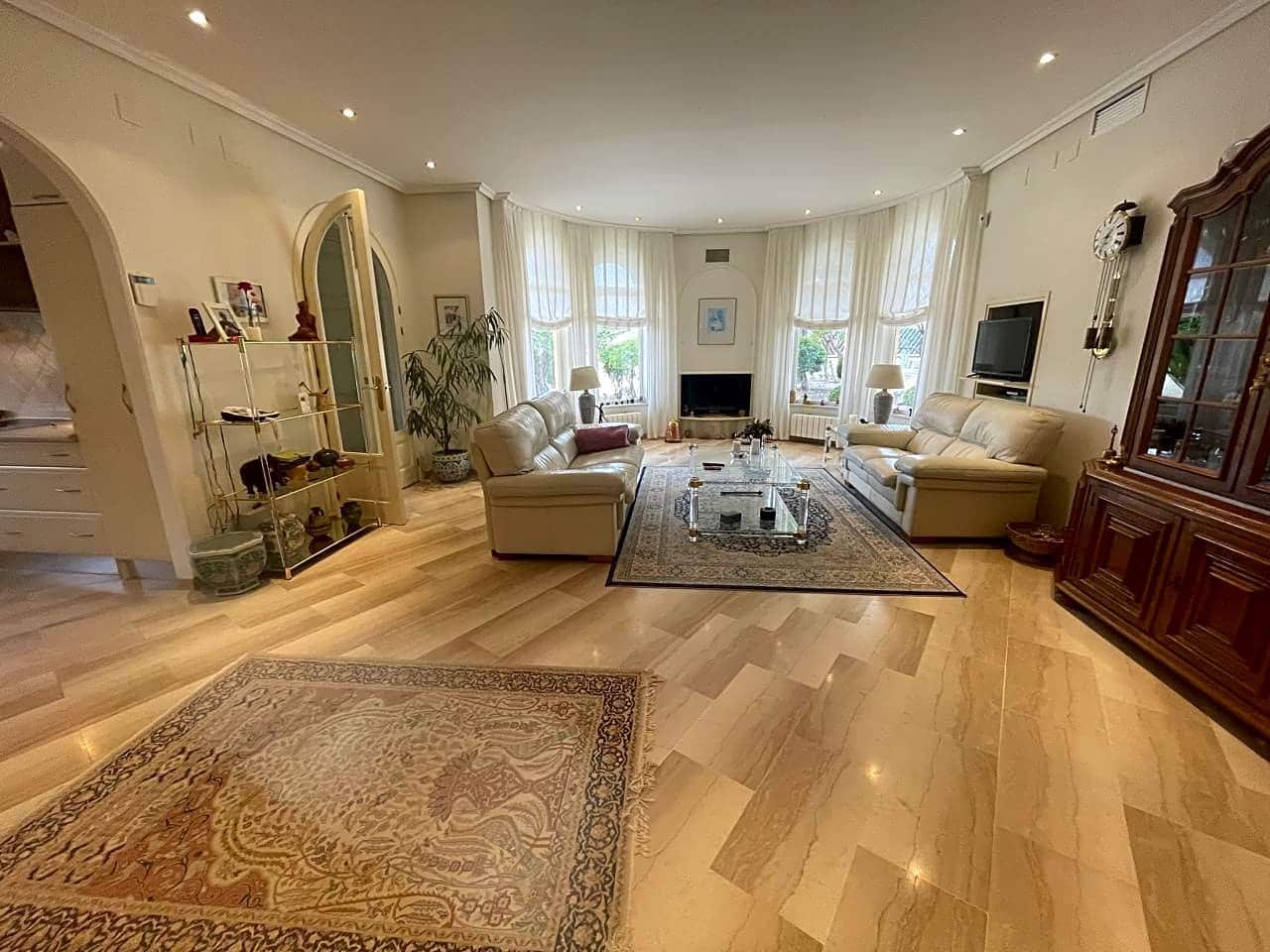 5 slaapkamer Villa te koop in Hinojos met zwembad garage - € 435.000 (Ref: 9394217)