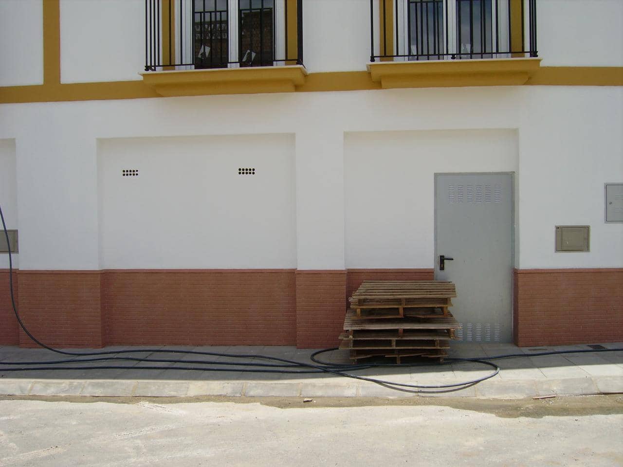 1 soverom Bedrift til salgs i La Palma del Condado - € 85 000 (Ref: 9394218)