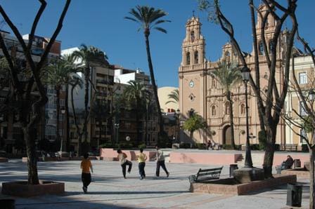 Business for rent in Huelva city - € 900 (Ref: 9394225)