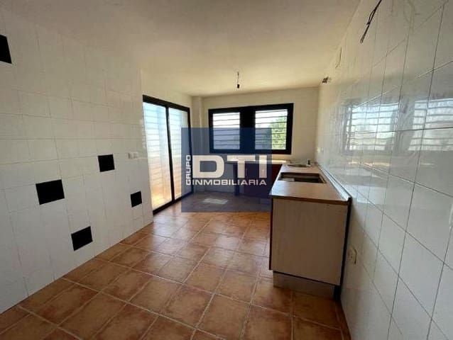 4 bedroom Flat for sale in Villablanca - € 63,000 (Ref: 9402640)
