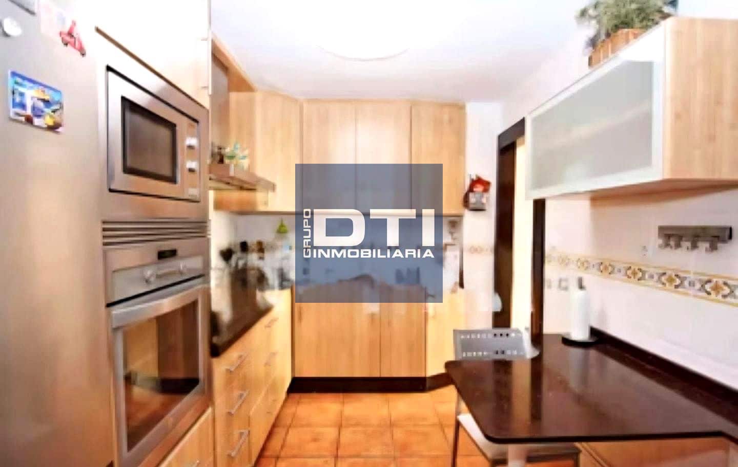 3 soveværelse Lejlighed til salg i Alicante by med garage - € 330.000 (Ref: 9409835)