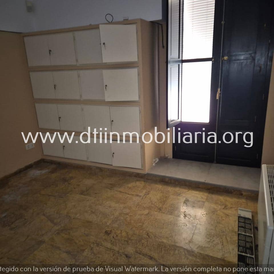 12 bedroom Villa for sale in La Palma del Condado - € 427,000 (Ref: 9429415)