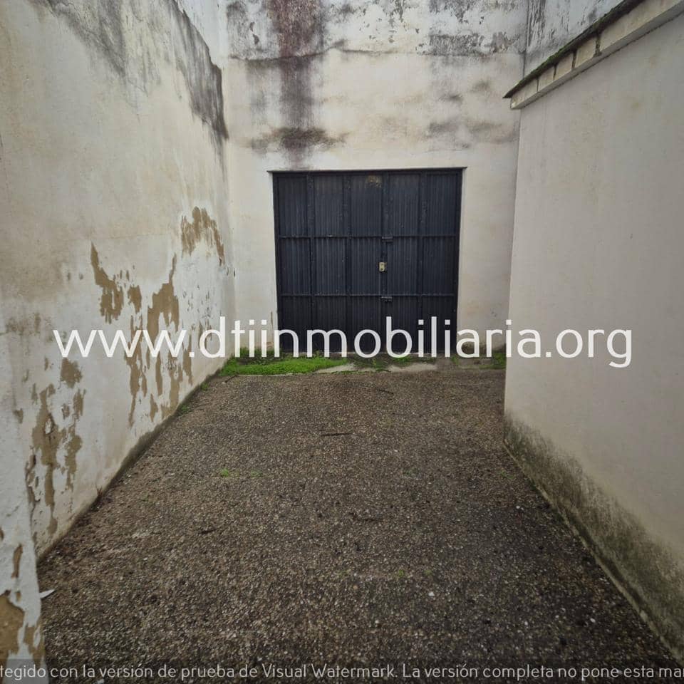 12 bedroom Villa for sale in La Palma del Condado - € 427,000 (Ref: 9429415)