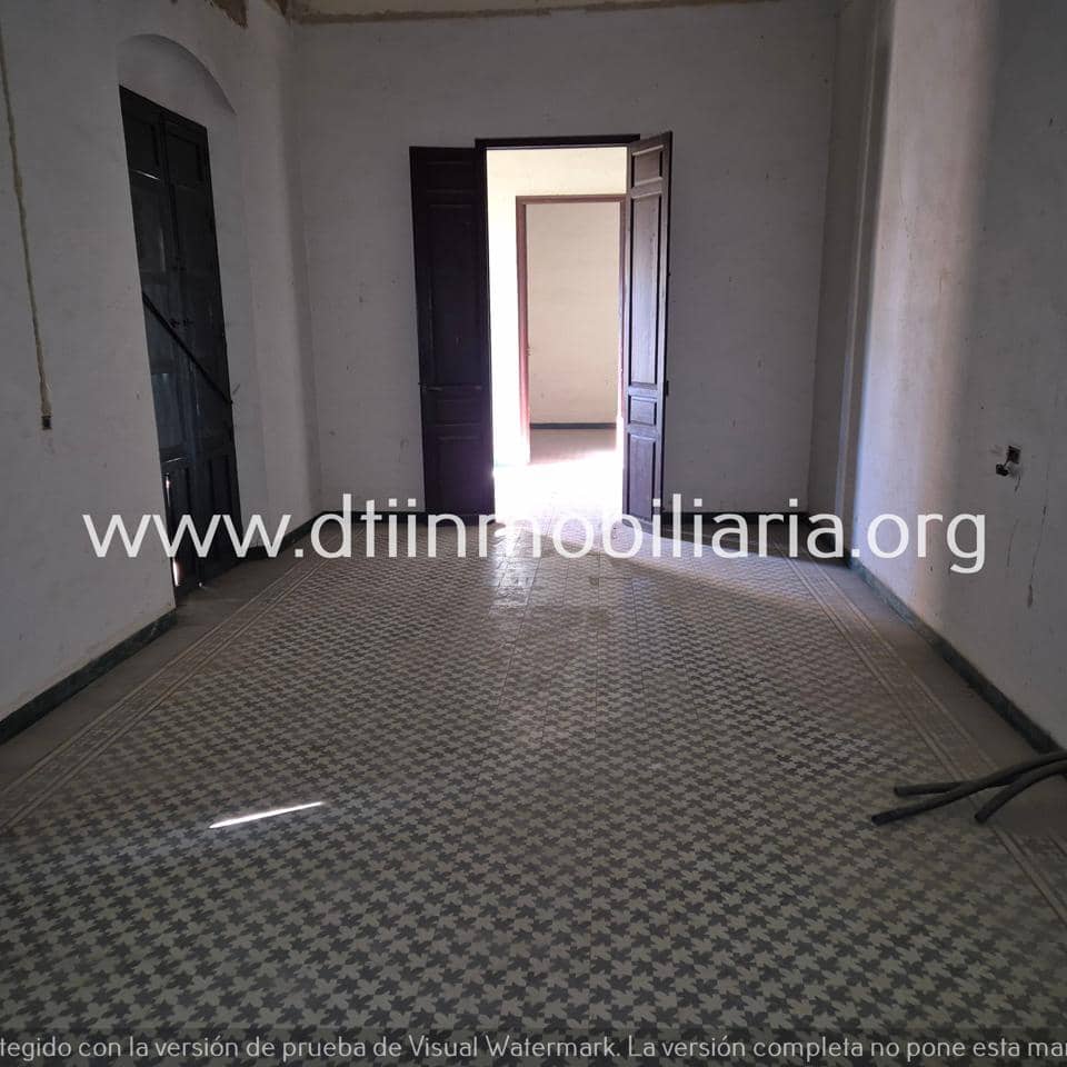 12 bedroom Villa for sale in La Palma del Condado - € 427,000 (Ref: 9429415)