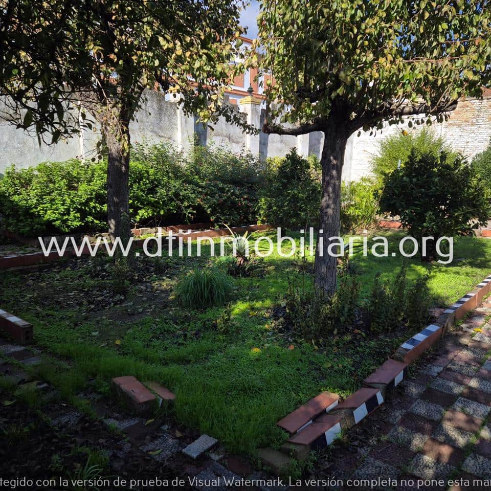 12 bedroom Villa for sale in La Palma del Condado - € 427,000 (Ref: 9429415)